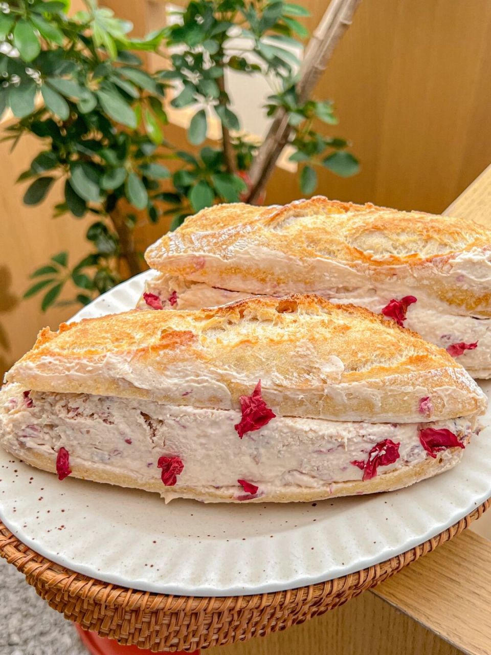 火腿酥皮咸挞 26615香草酱糖霜肉桂卷 36615烤布蕾芝士蛋挞 4