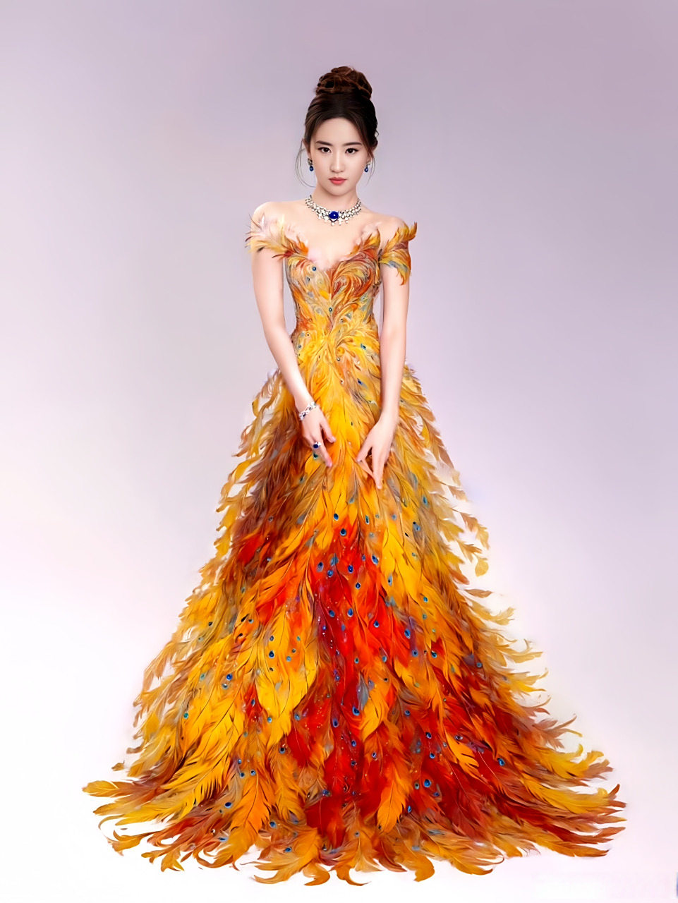 网友给刘亦菲p的孔雀公主裙  哇塞!孔雀公主来了.