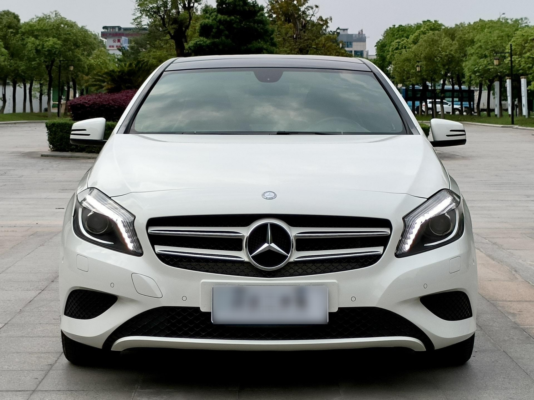 新到15年进口奔驰a180两厢版车况精品,1.