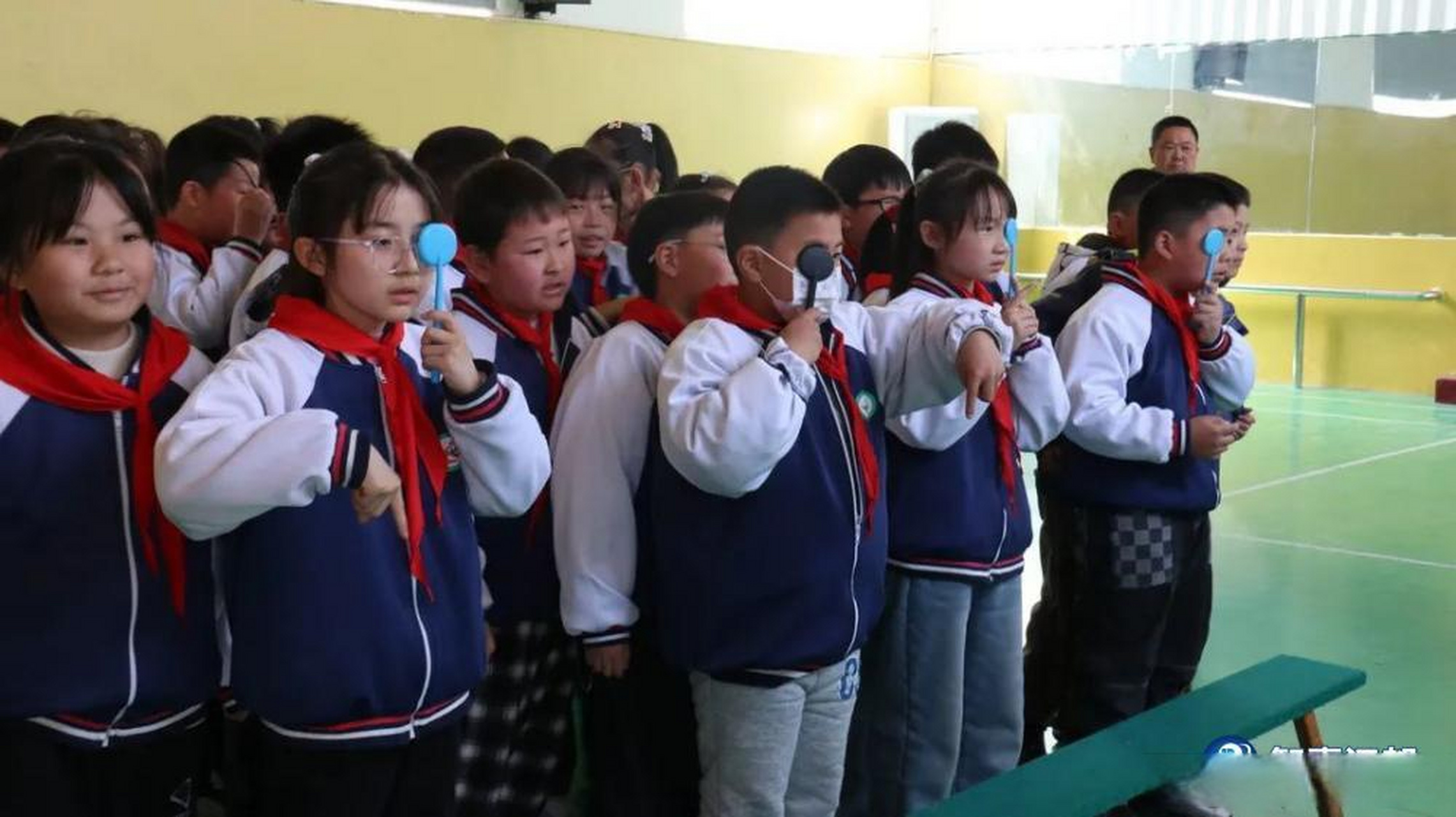 【近视防控宣传教育走进江都塘头小学】今年3月是全国第8个近视防控