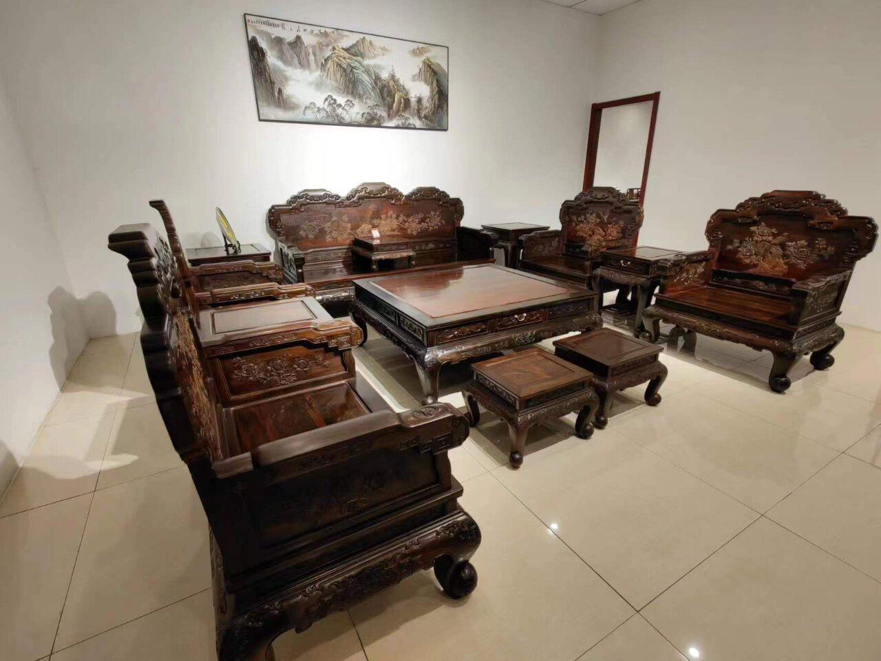 老挝红酸枝沙发价格多少合理?这个