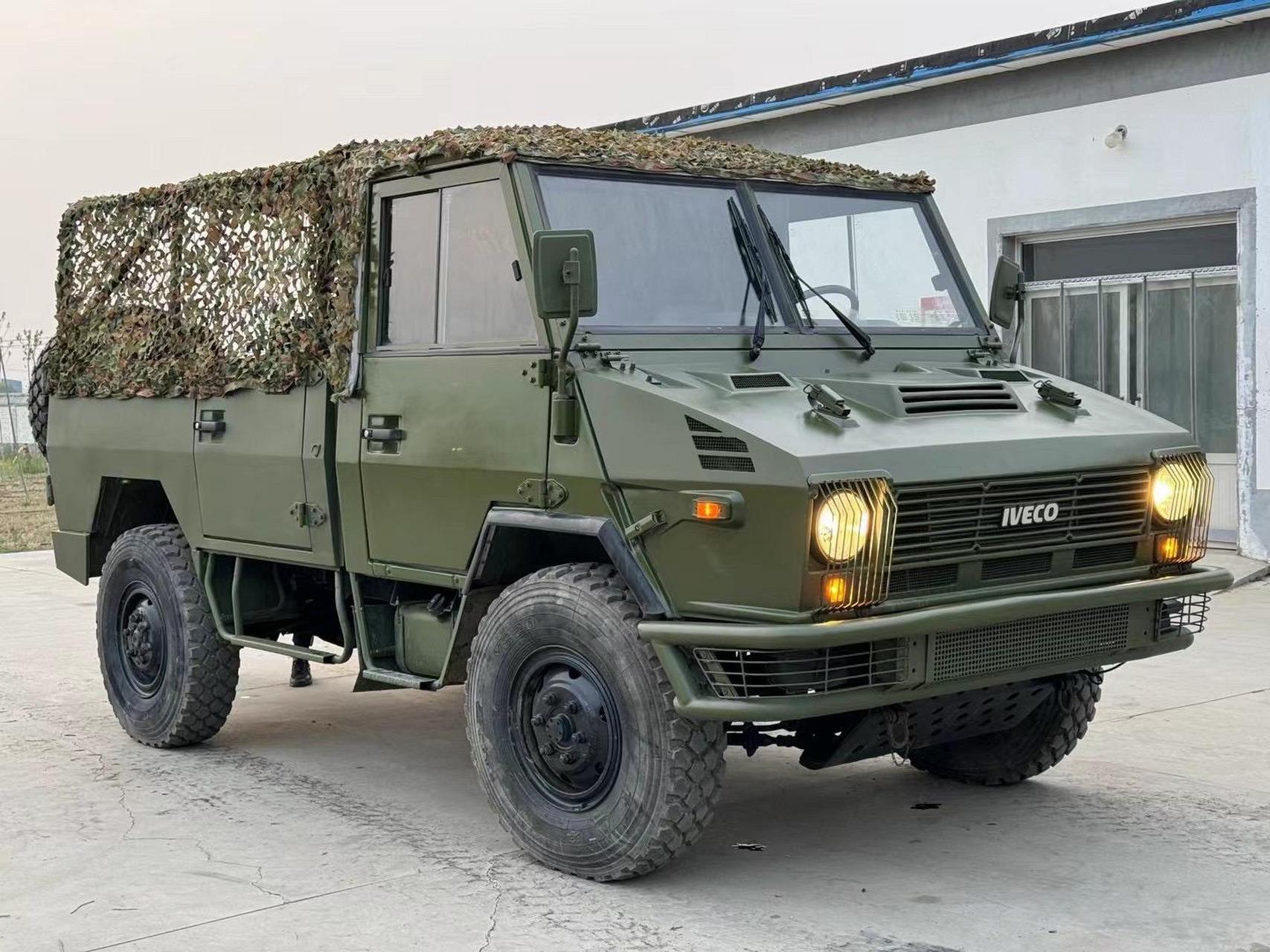 依维柯2046 野战多用途步兵.