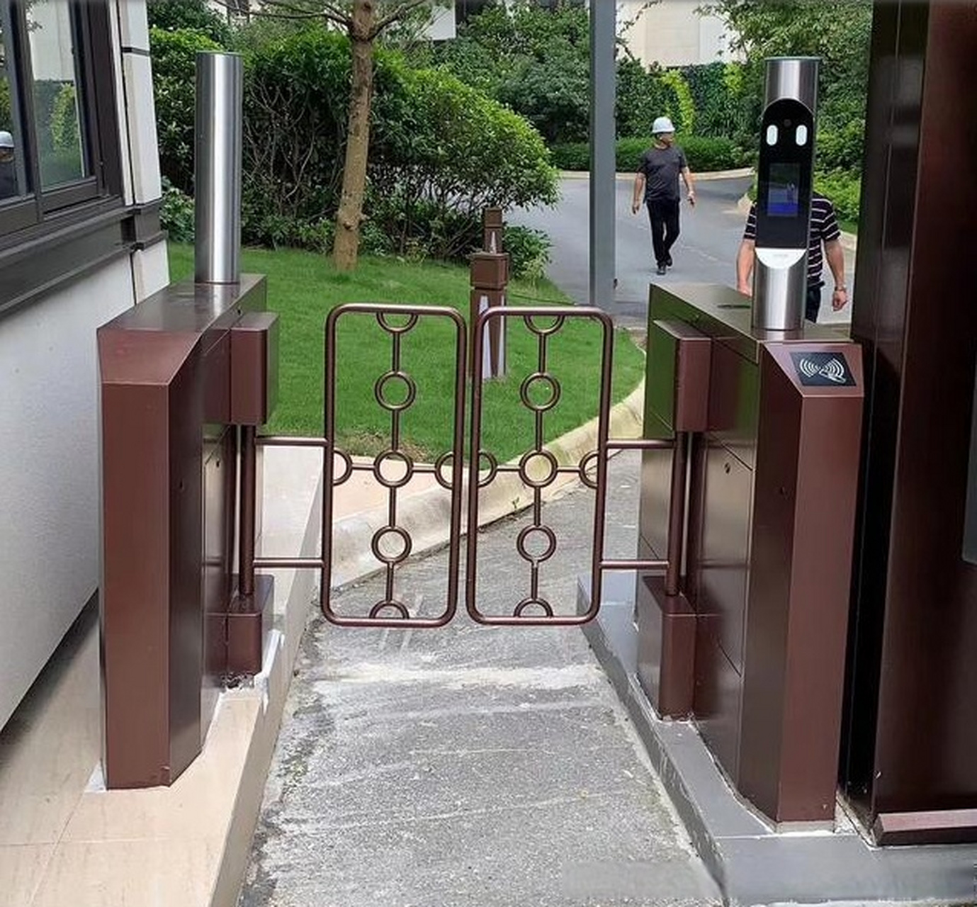 为什么高档住宅小区要安装人脸识别门禁闸机?