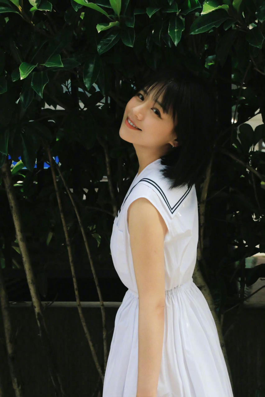 马思纯短发白裙造型# 马思纯和青春疼痛文学女主适配度也太高了!