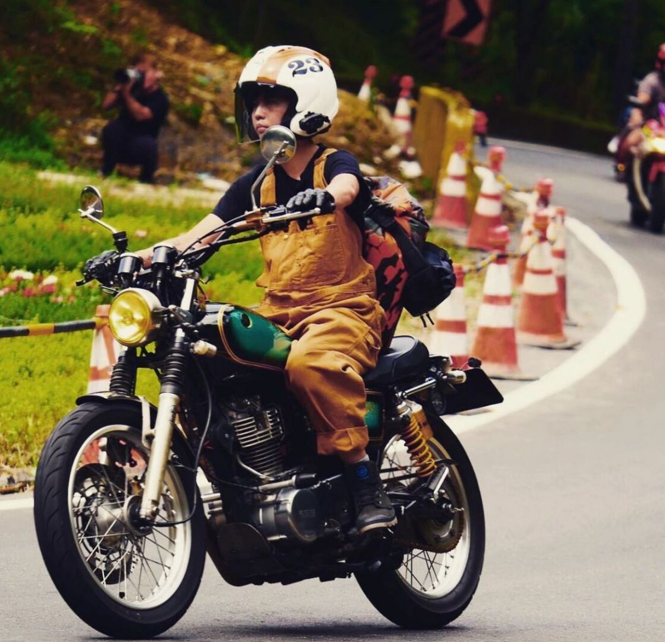 sr400这款车是绝对的被复古爱家们追捧,基于早期雅马哈xt500越野车为