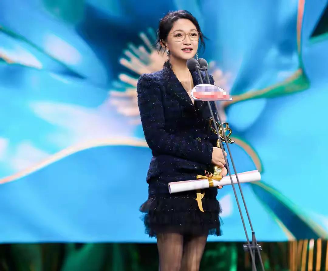 在拿奖这块儿周迅可谓是