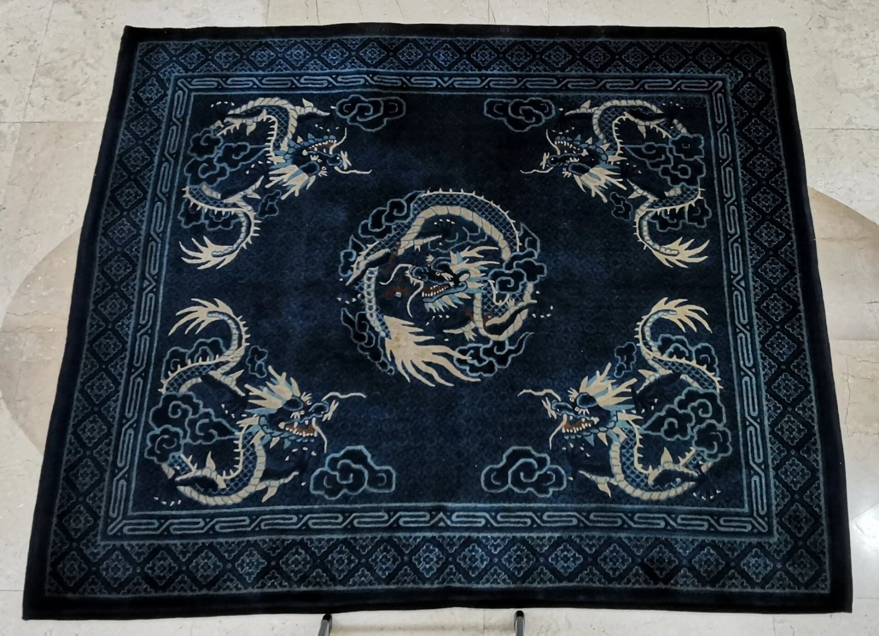 精品包头古董地毯 中国古毯,产自包头地区,五条神龙飞翔于灯笼锦地儿