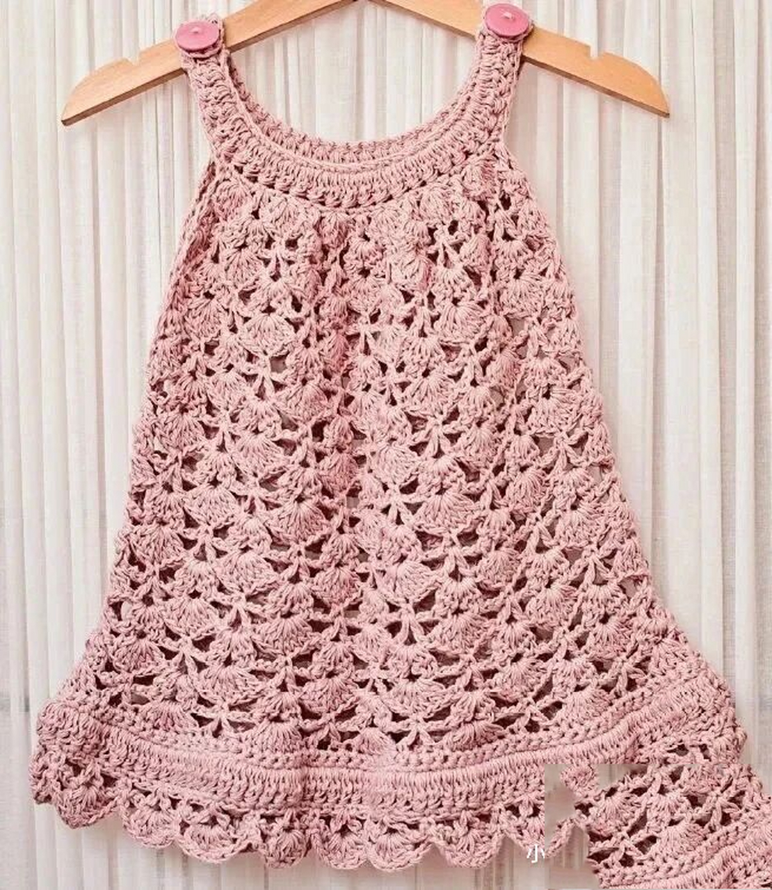 存图宝宝背心连衣裙钩针编织图解