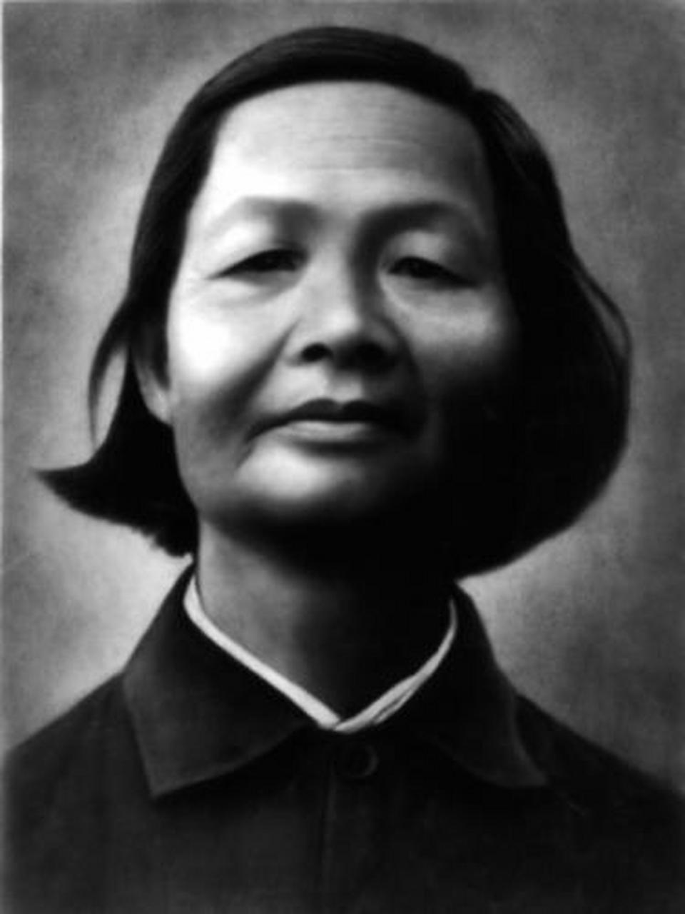 1979年,对越自卫反击战中,448连长冯增敏带着200多人向越军投降,回国