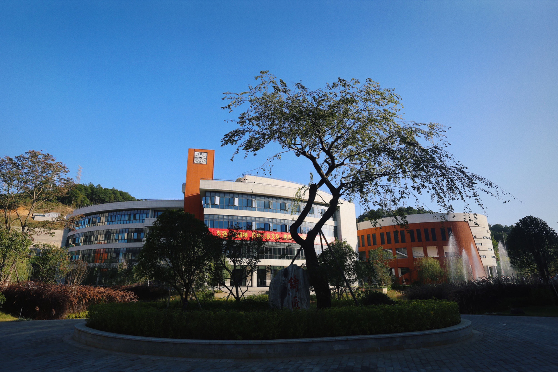 龙岩技师学院第二校区 天青色,天蔚蓝.