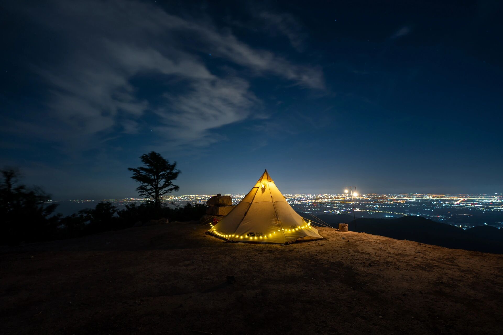 一个可以俯瞰整个宁波夜景的绝佳露营地锡山 5月底的一个周末参加完