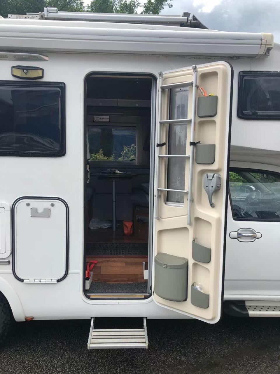 长城览众c7a 房车 豪华配置版 四驱,四座,国五柴油手动波2.