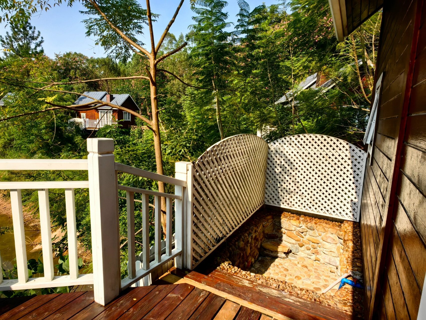 适合亲子研学哦～ 这周来到清远英德徐家庄度假村,旅游区里面很大,有