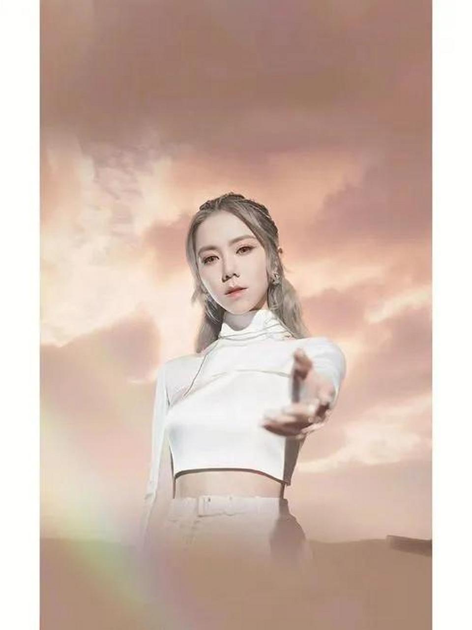 在中国流行音乐界,张靓颖和邓紫棋都是备受瞩目的女歌手,她们的肠功