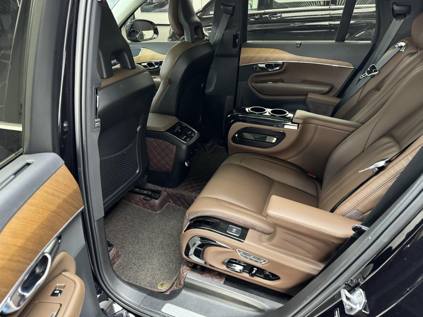 沃尔沃xc90 七座 升级 四座 后排航空座椅 (通风,加热,按摩,前后电动