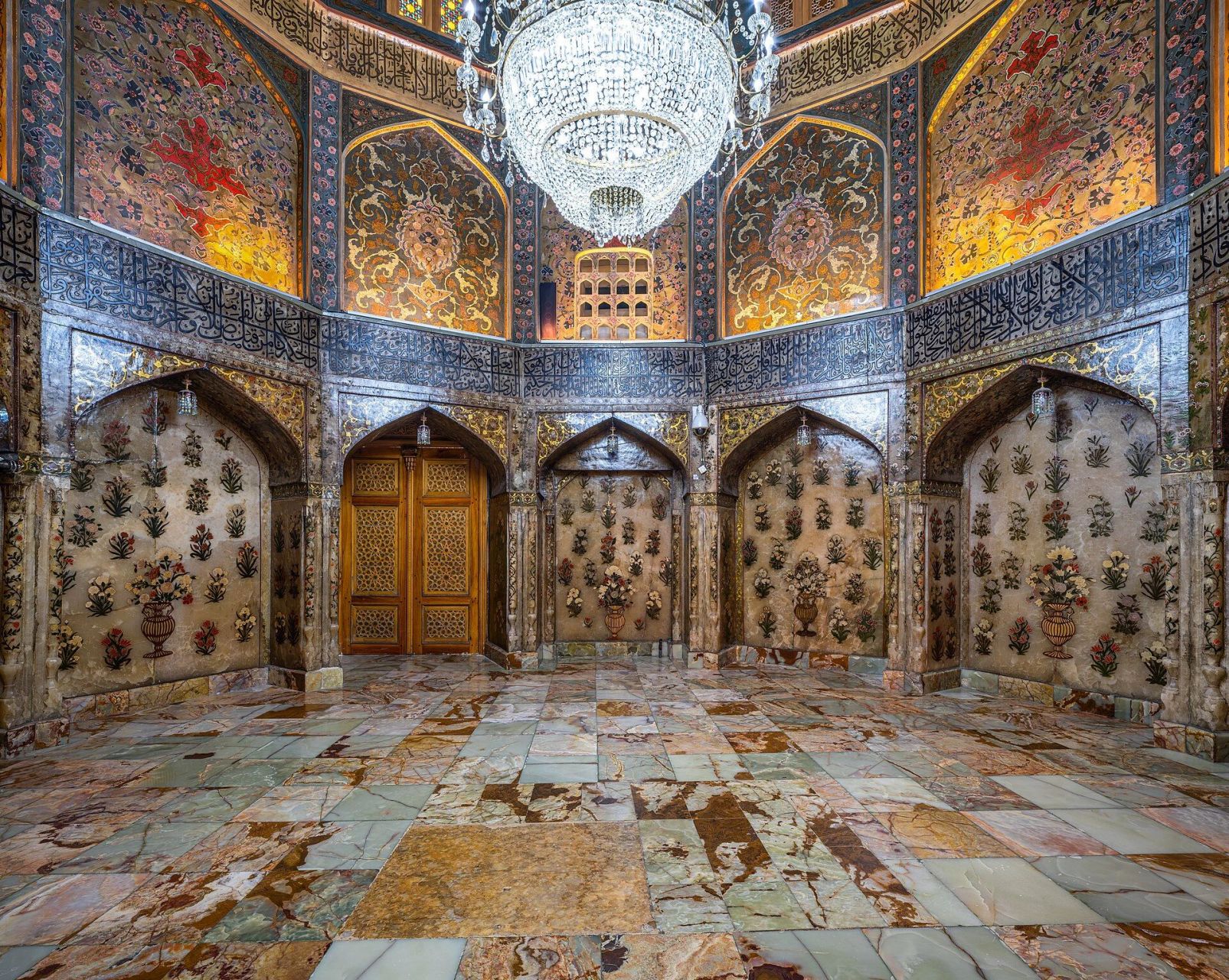 9898拥有7000年文化和历史的库姆是伊朗仅次于马什哈德的第二大