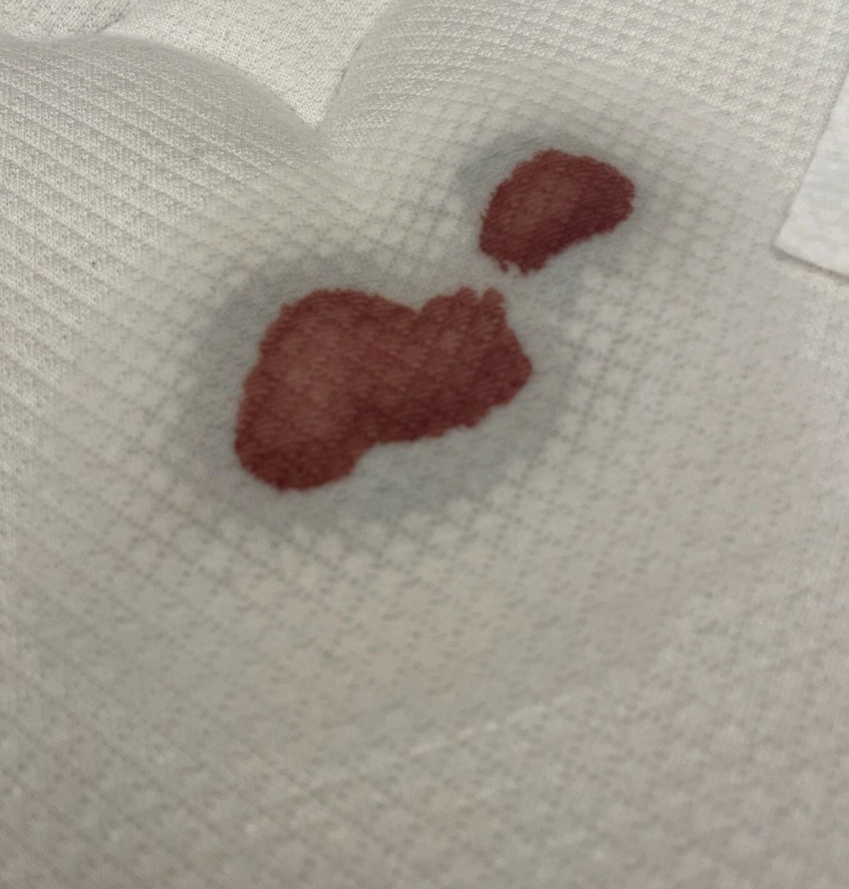 祛除床垫血渍姨妈血 结论:最有效的是内衣清洗剂和酒