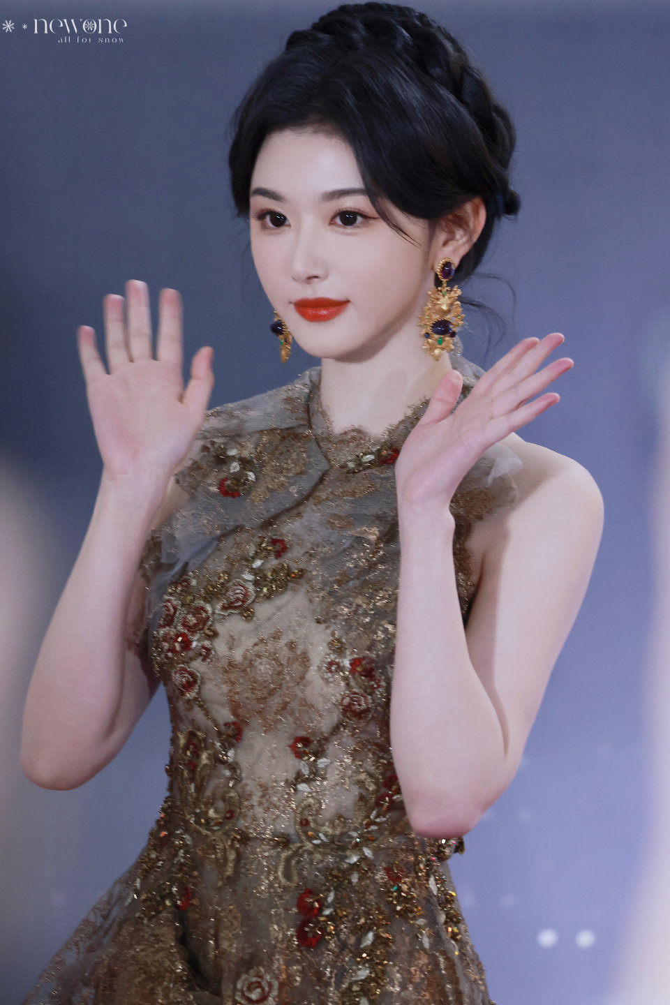 孔雪儿 巴洛克公主 孔雪儿以巴洛克复古盘发造型亮相国剧盛典,礼服