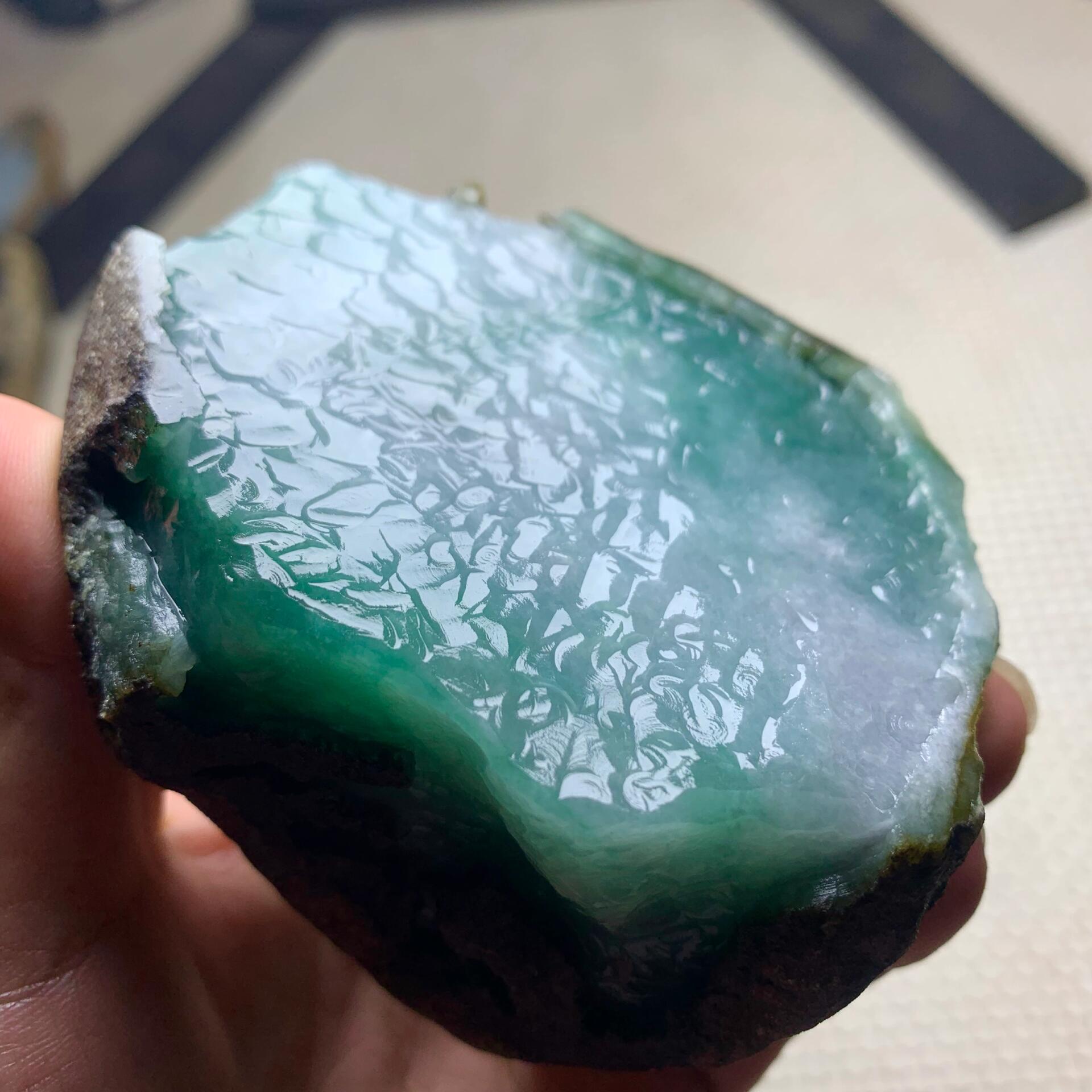 2300秒杀价 417克 莫西沙场口,冰种 飘花色牌子料,大面积开窗,种老