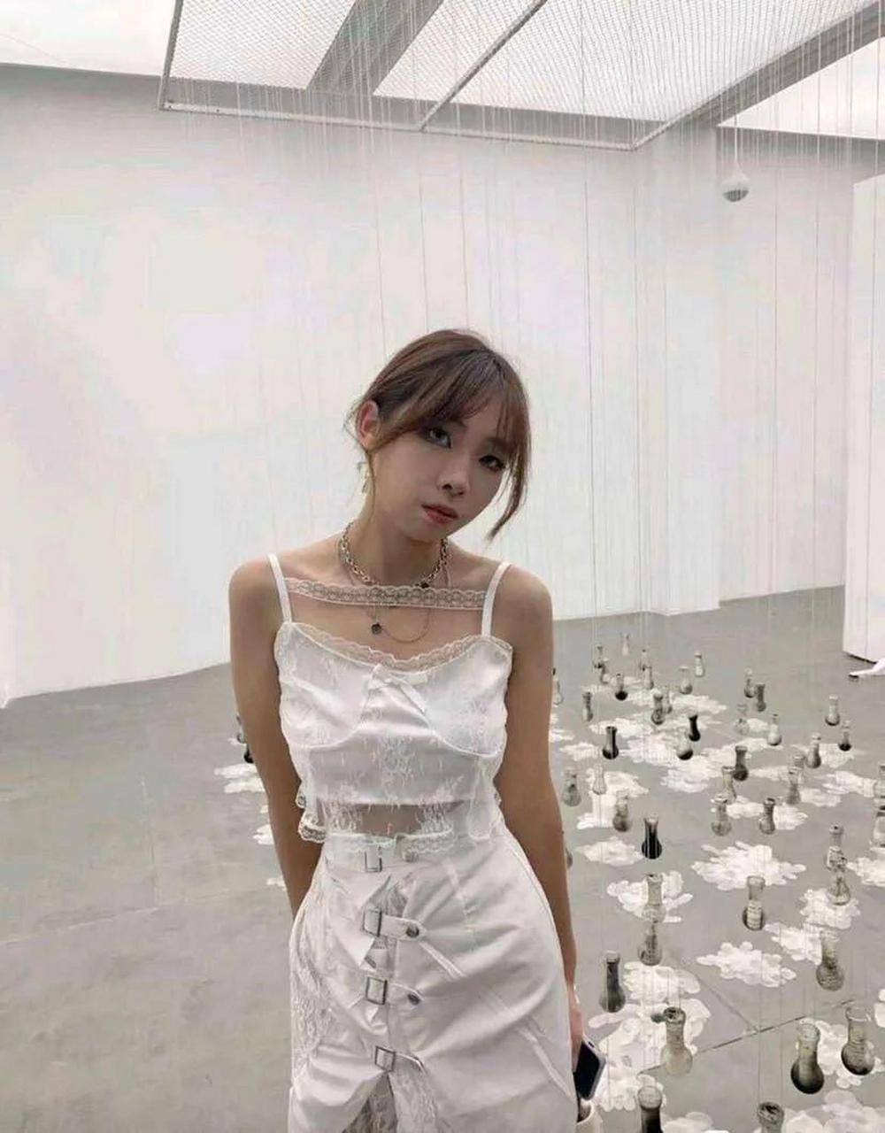 玩偶姐姐 hongkongdoll 露脸照片