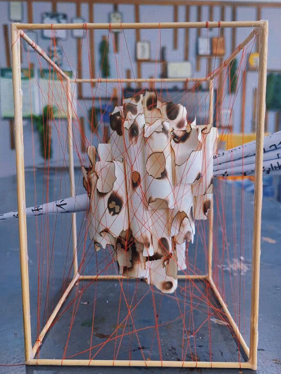 立体构成《好像爱这个世界》 作品起名为《好想爱这个世界》,引用了