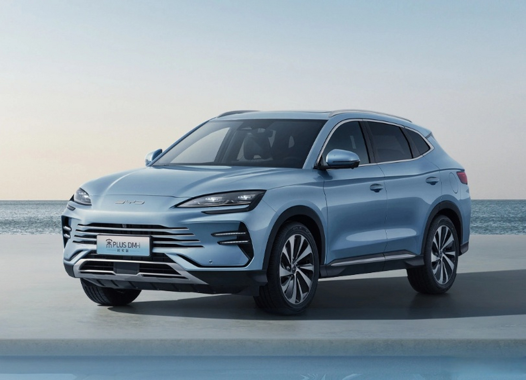 98 万元】 6 月 8 日消息,比亚迪宋 plus dm-i 冠军版以及宋 plus ev