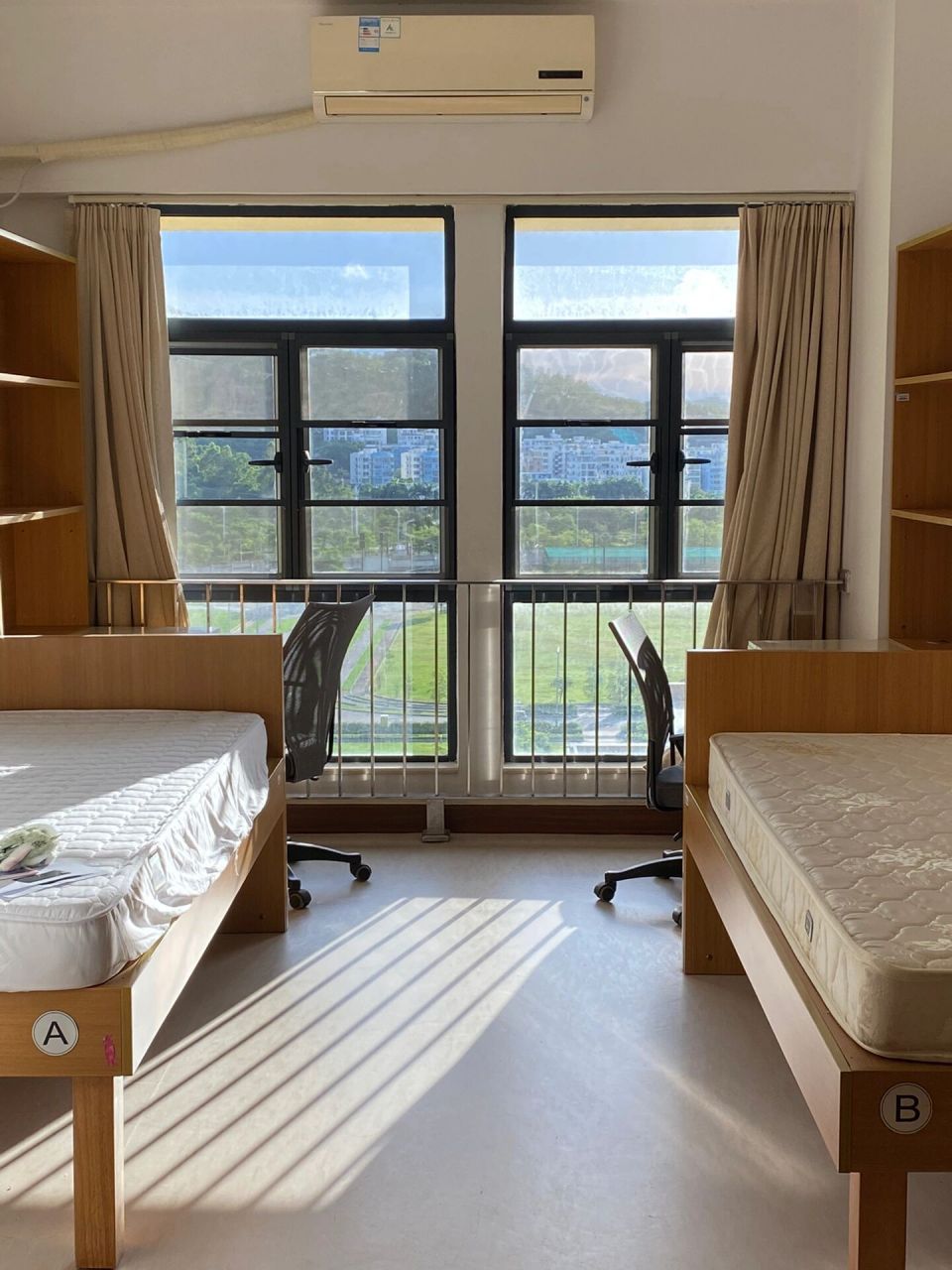 um|澳门大学s4"高级"学生公寓 s区宿舍:两人一间 独立卫浴 一学期7050