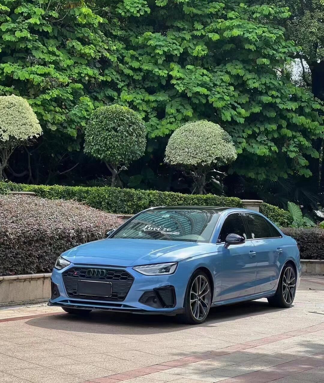 奥迪a4l07瓷器蓝 你们觉得在广州2980 贴个改色划算吗.