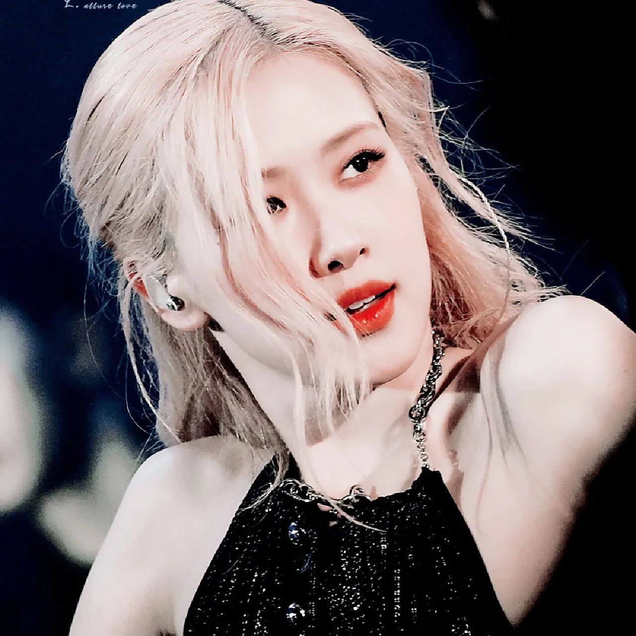 rose演唱会氛围感头像