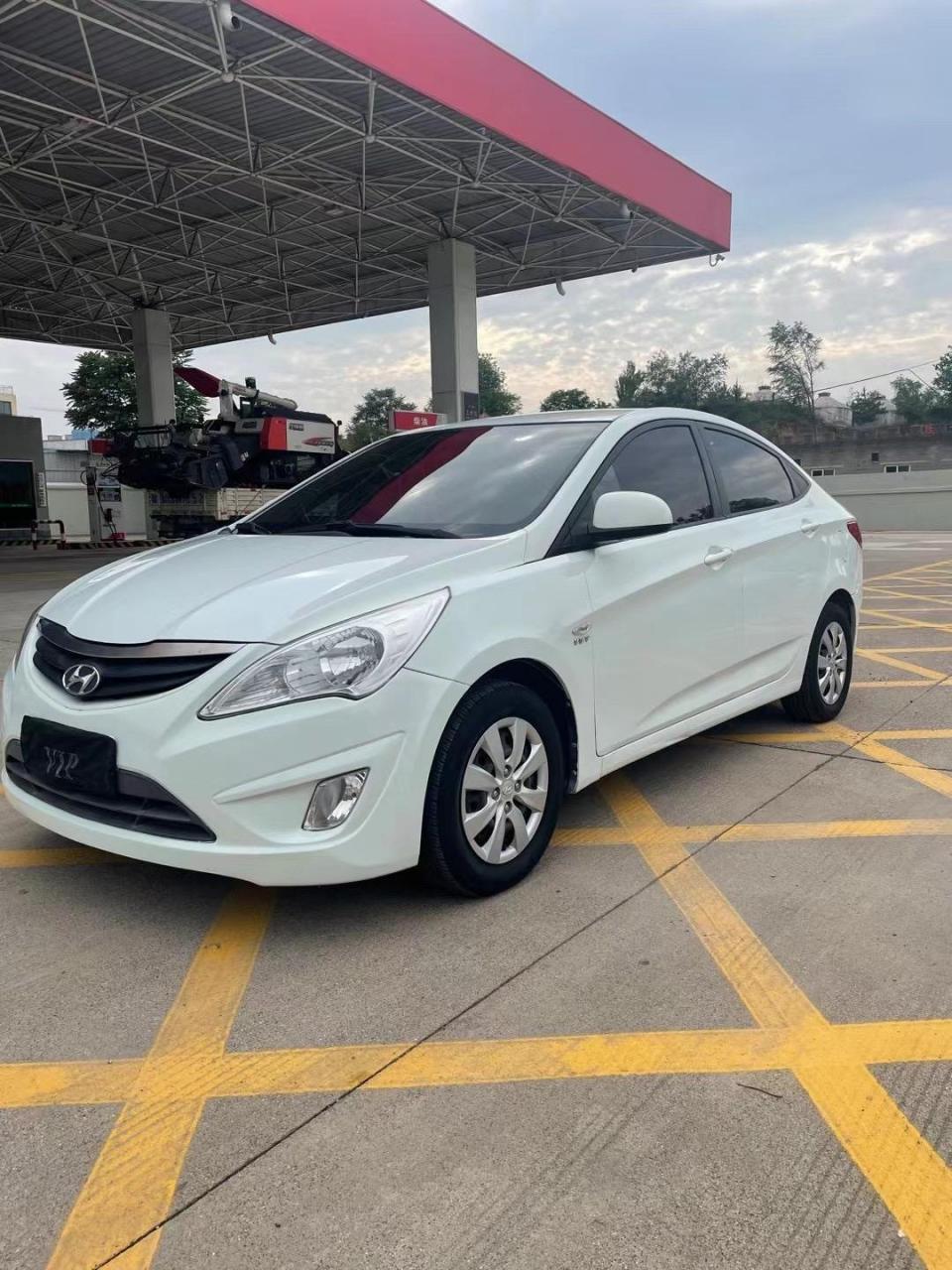 13年10月北京现代瑞纳1.