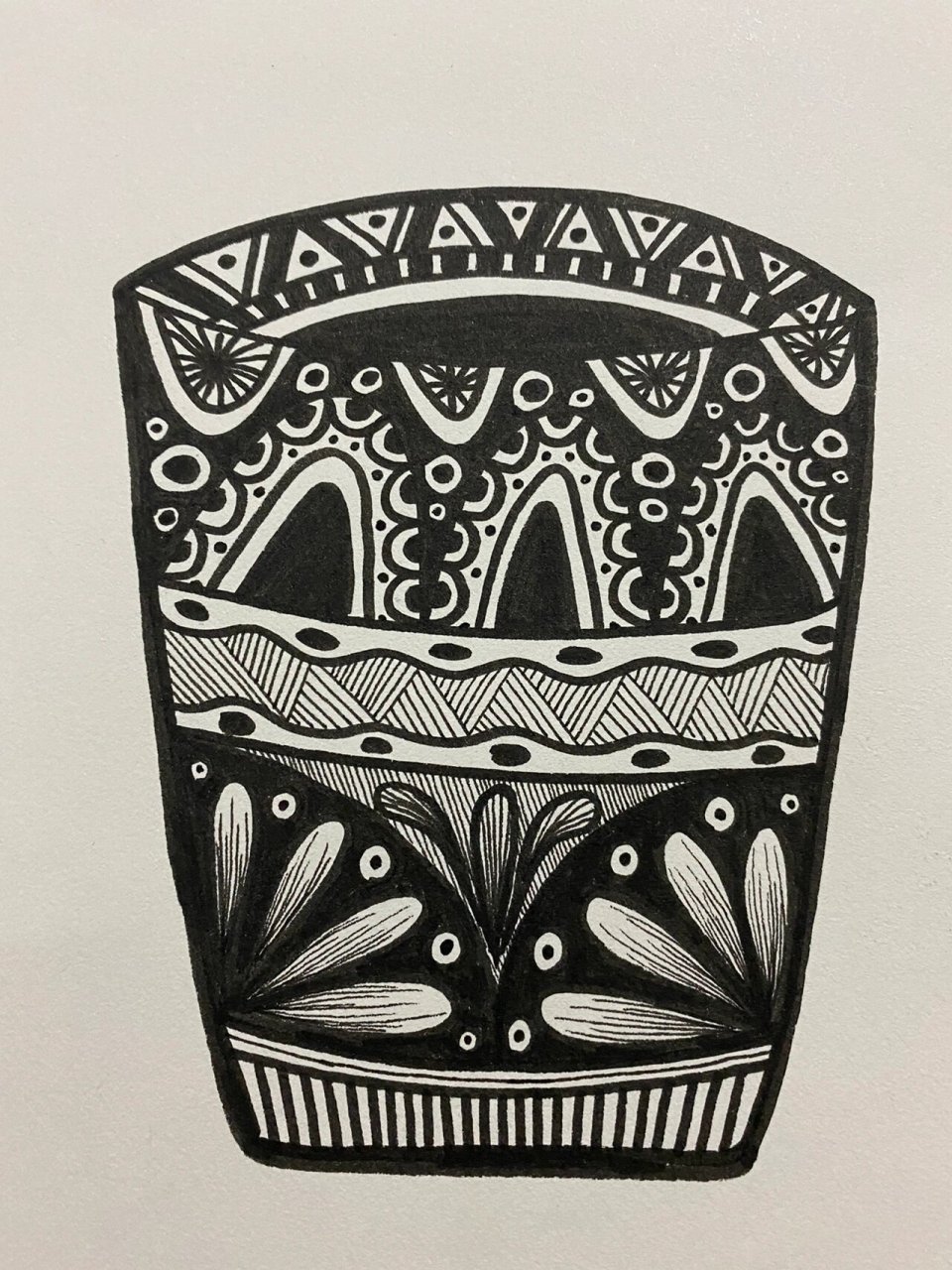 黑白装饰画|这杯子有个性 简笔画加上花纹也就不那么单调了