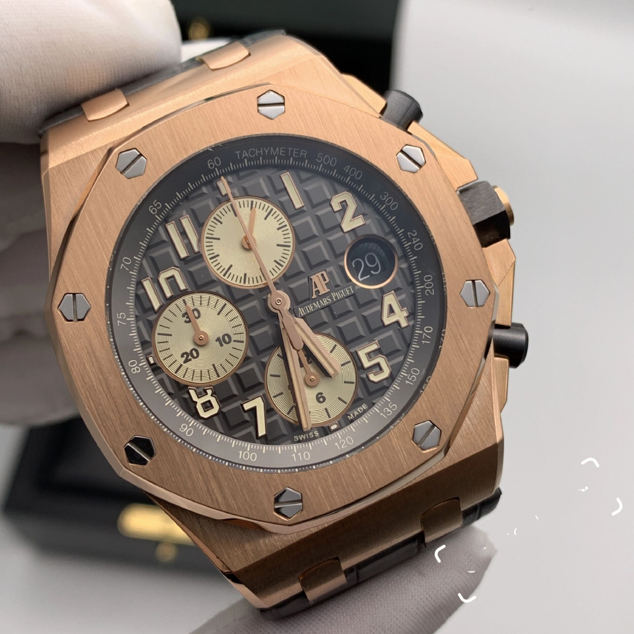 玫瑰金浪漫华丽,爱彼26470or腕表魅力无限 ap爱彼皇家橡树离岸型系列