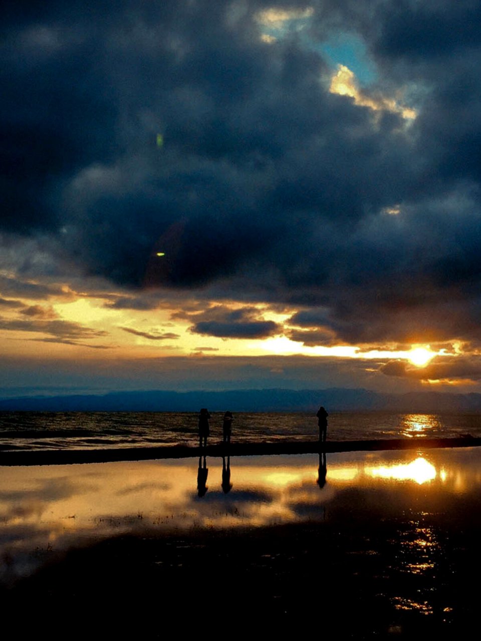 黑马河位于西宁以西约220公里处的青海湖边,是青海湖环湖公路的起点