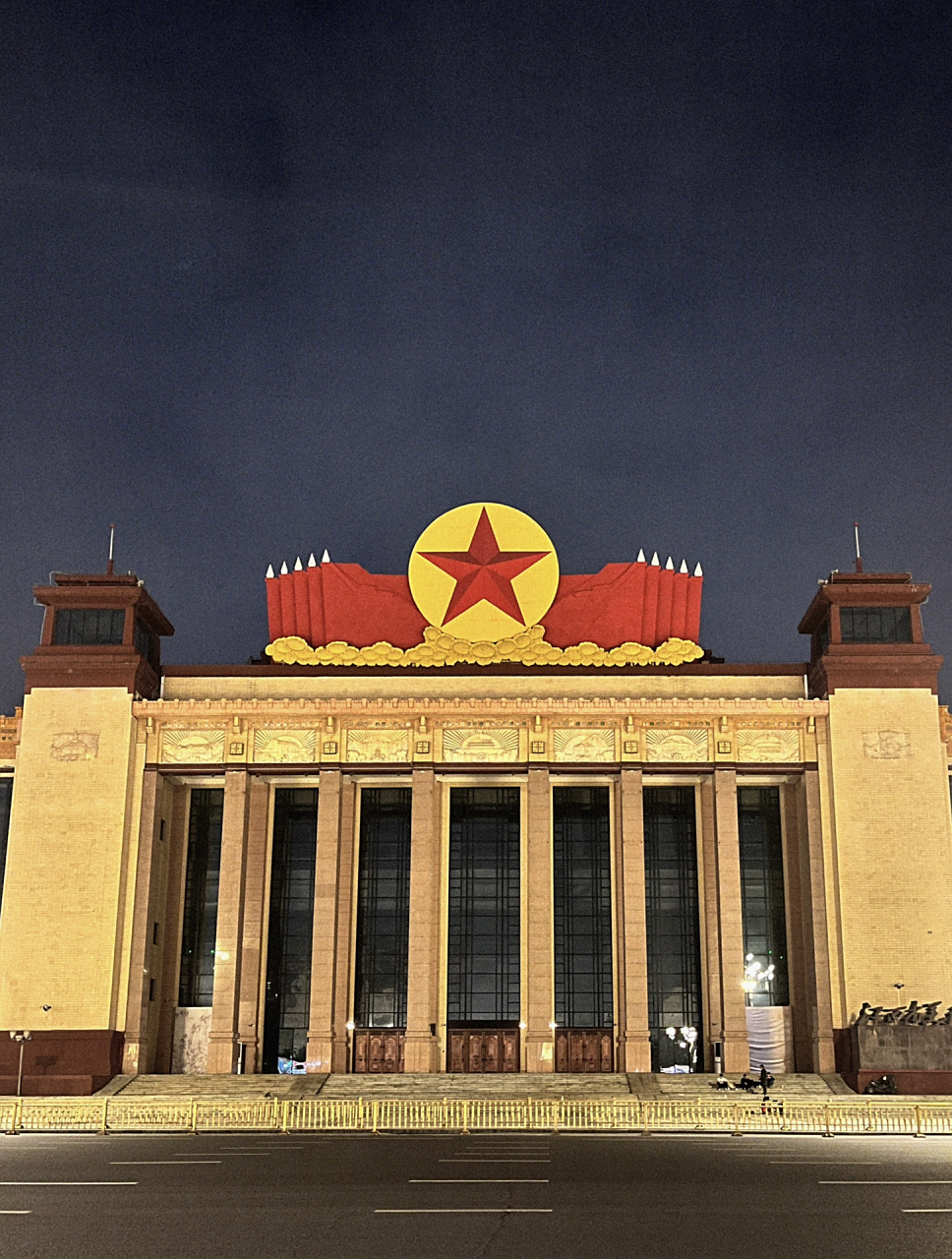 一定要去一趟江西省美术馆 年前跟好朋友去了一趟南昌,约了很久的事