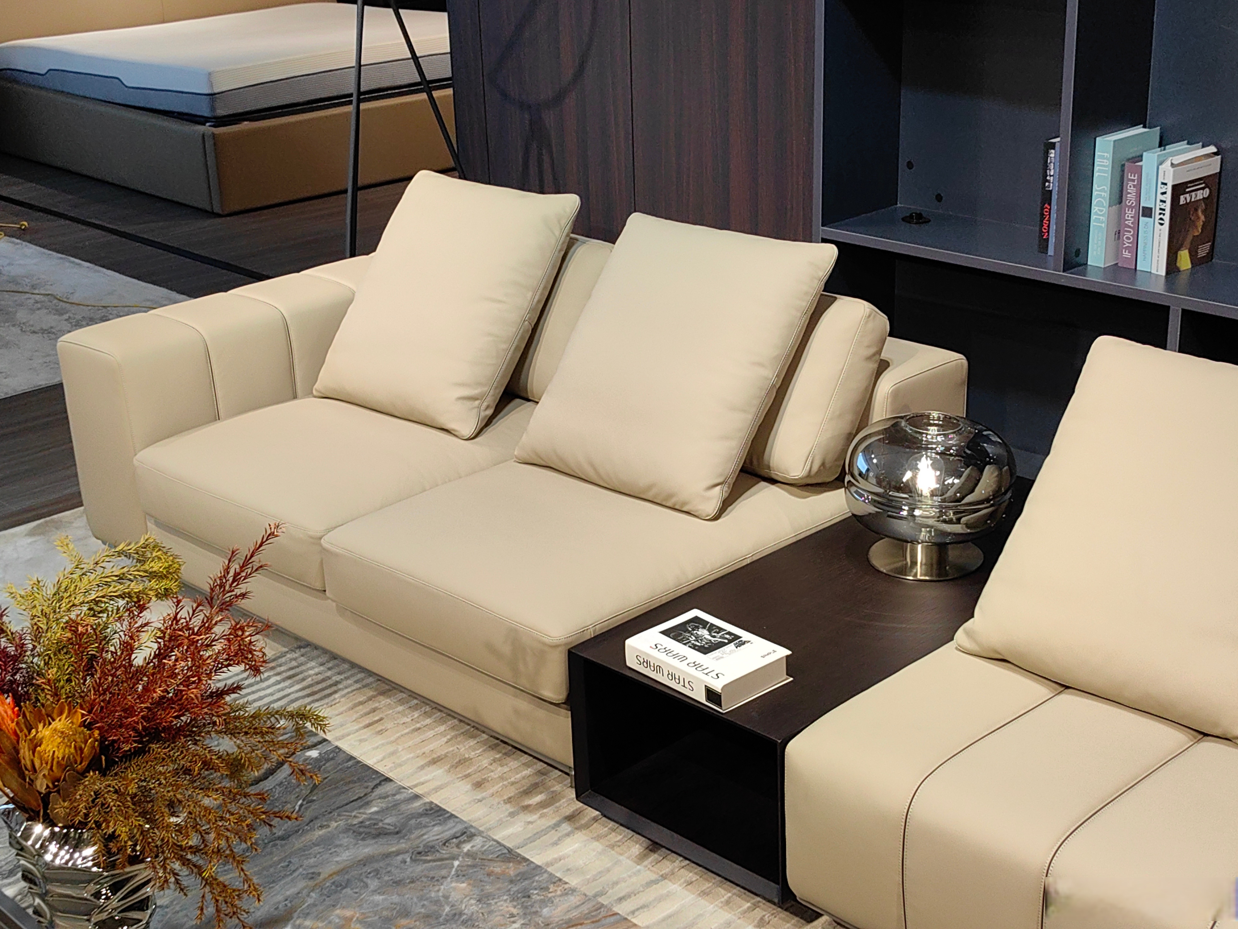 分享ys-107意式极简大平层大户型轻奢设计师别墅沙发钢琴健沙发 图中