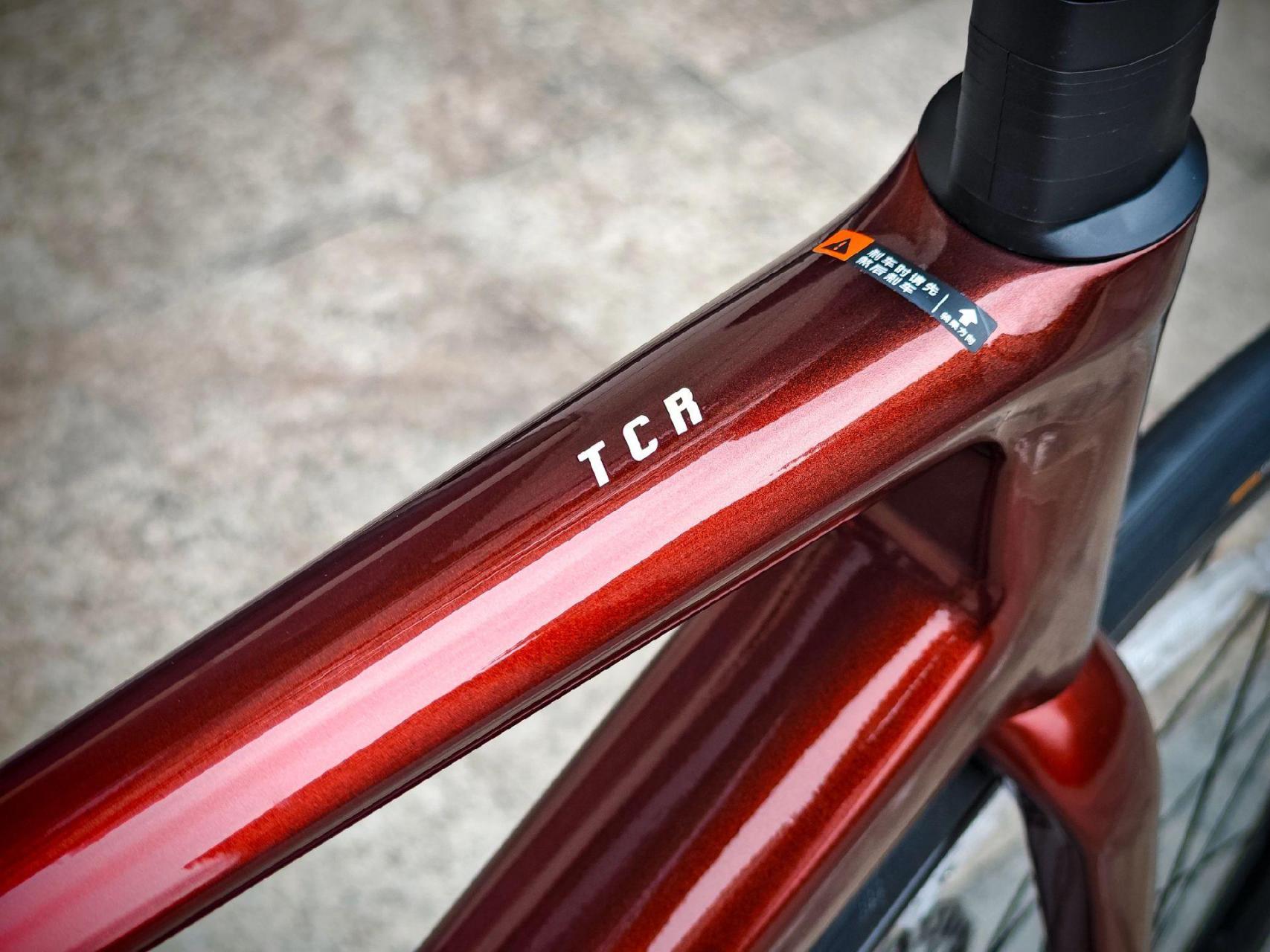 公路车 捷安特 第十代 tcr adv 1-kom火星红 全内走线 外观更整洁