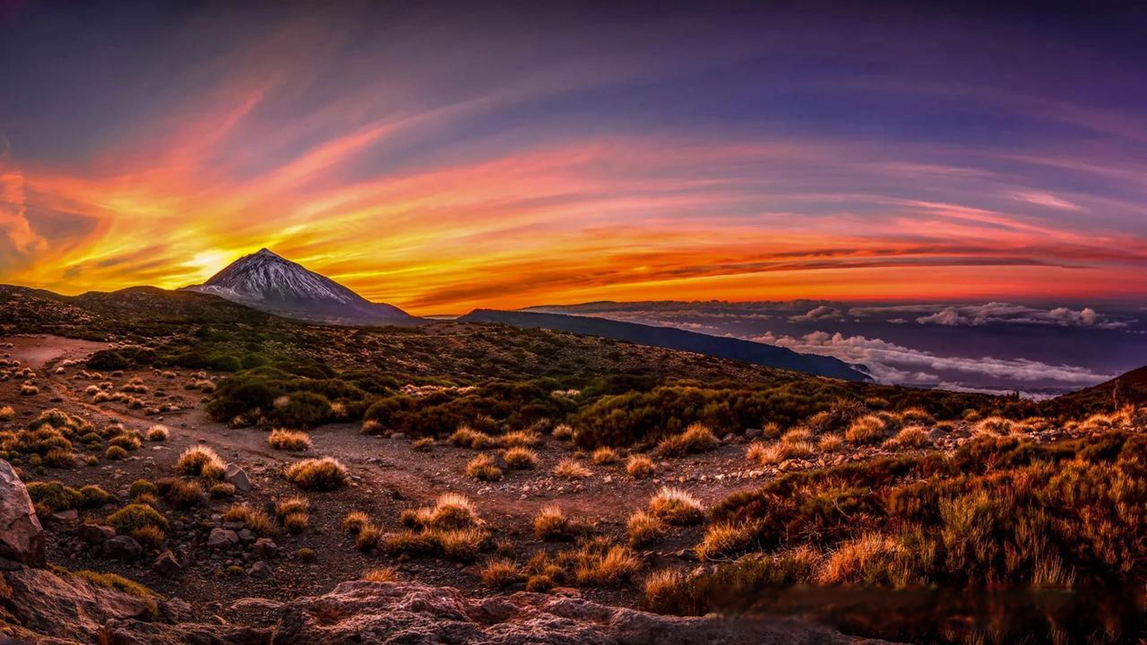 加那利群岛落特内里费岛的泰德国家公园日落  岛屿归属于西班牙,这里