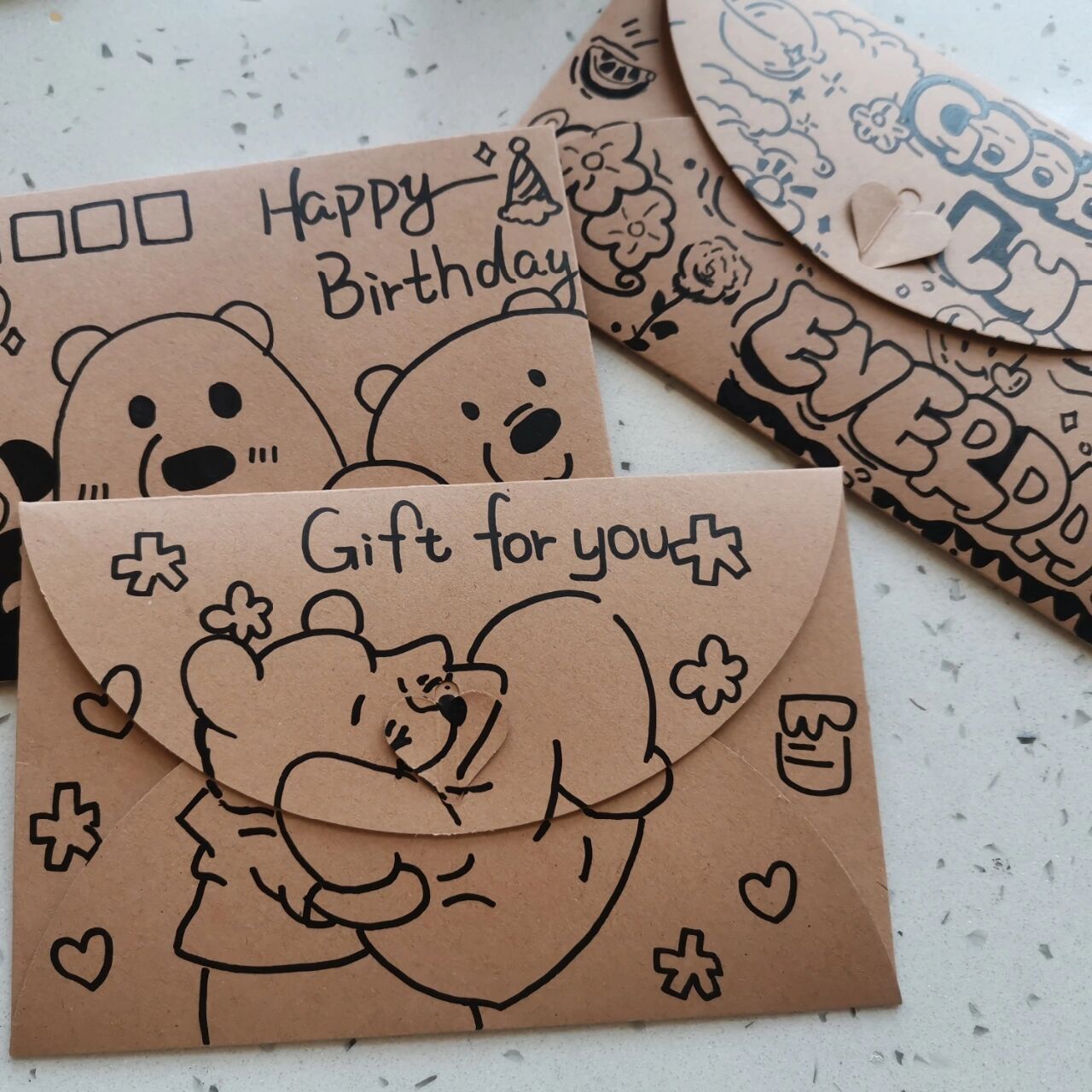 93为给朋友生日写信买了很多简易信封,看见分享贴在信封上绘画就试