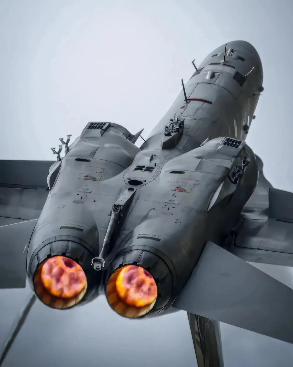 尾喷口特写!幻影3标准白 侧喷 sr71 23f,2 幻影3