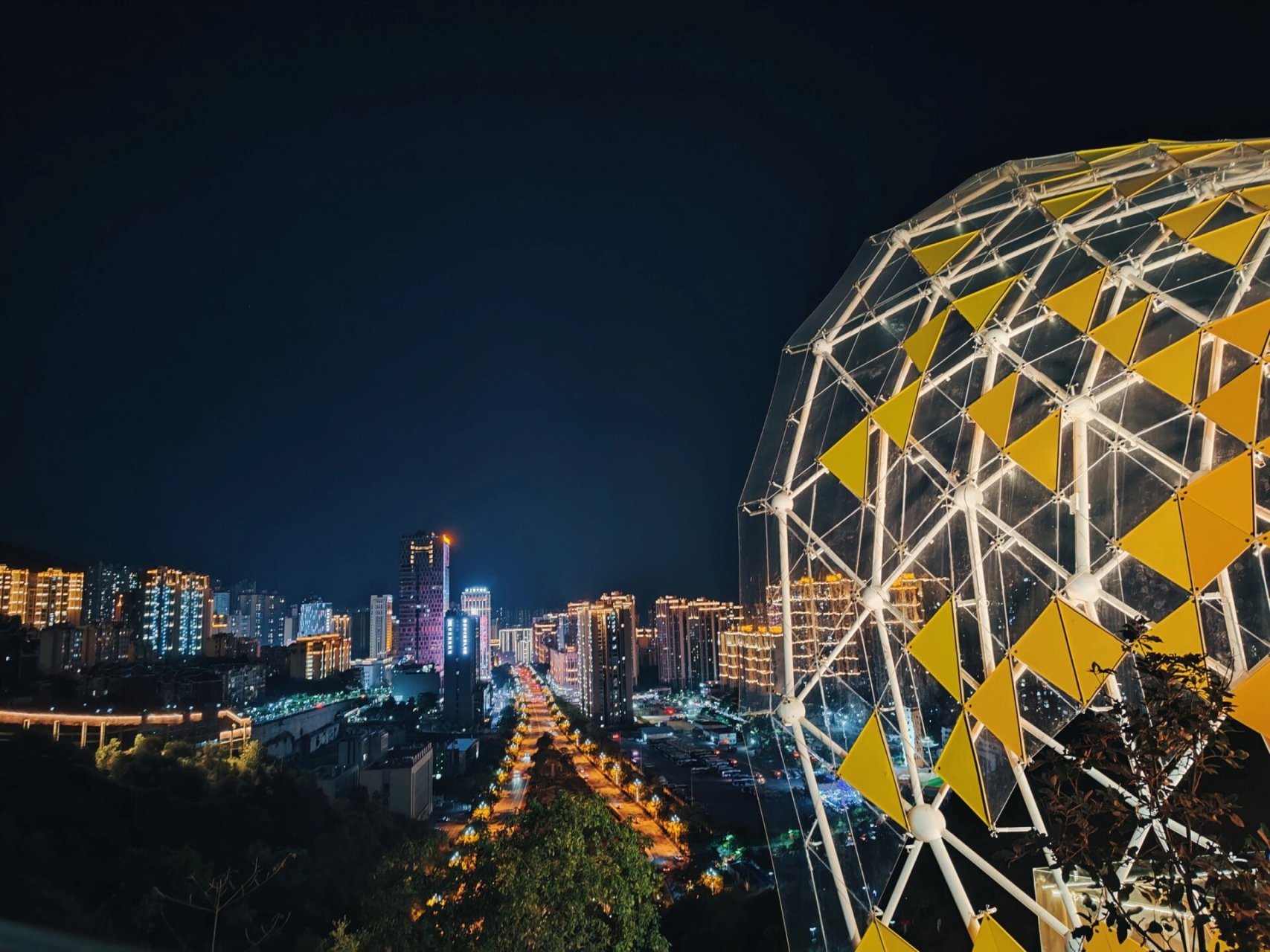 攀枝花夜景|城市之眼 城市之眼算是攀枝花一个标志性建筑了,夜景值得