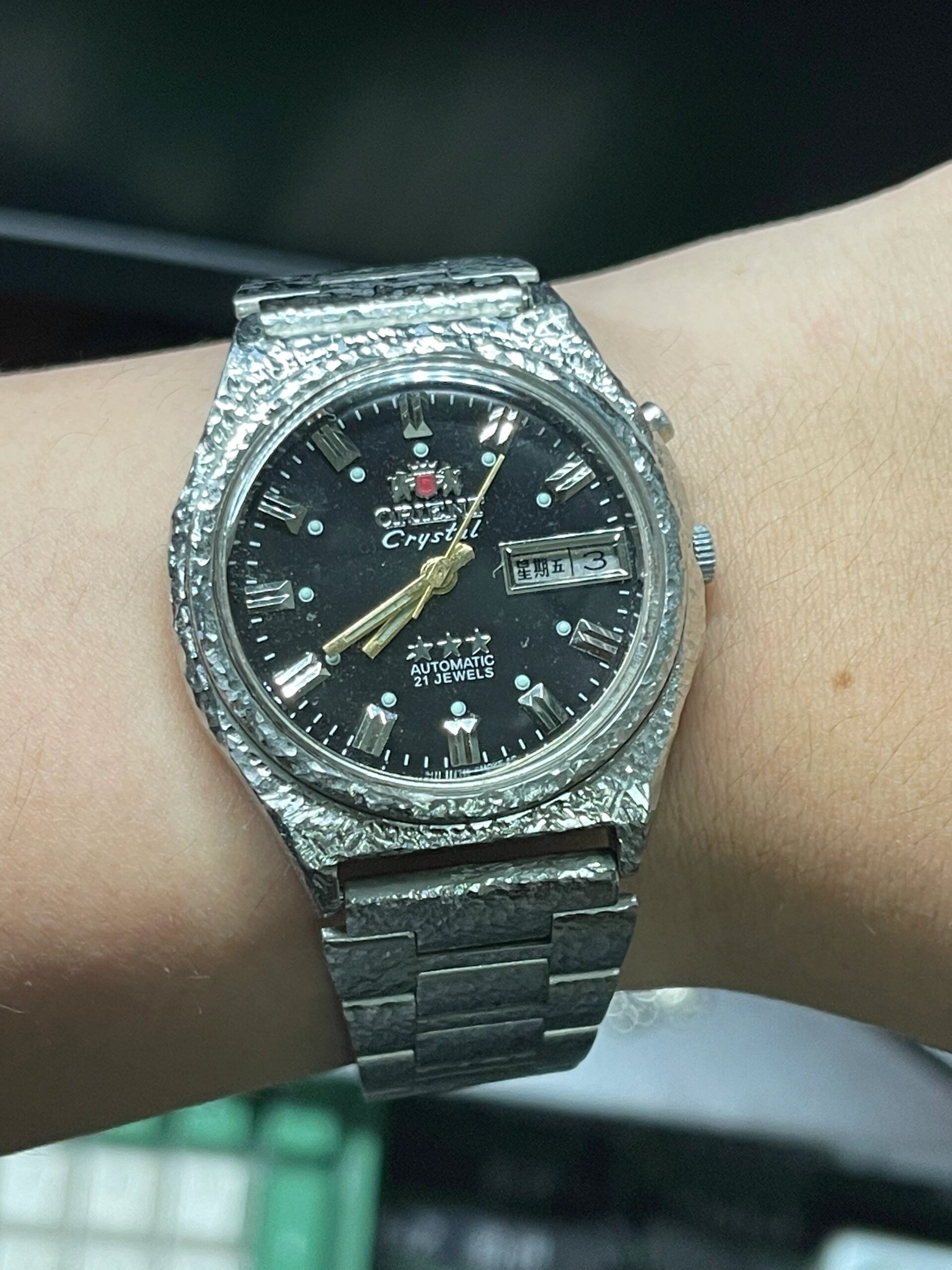 中古机械手表东方双狮21钻改装,雕刻完成!