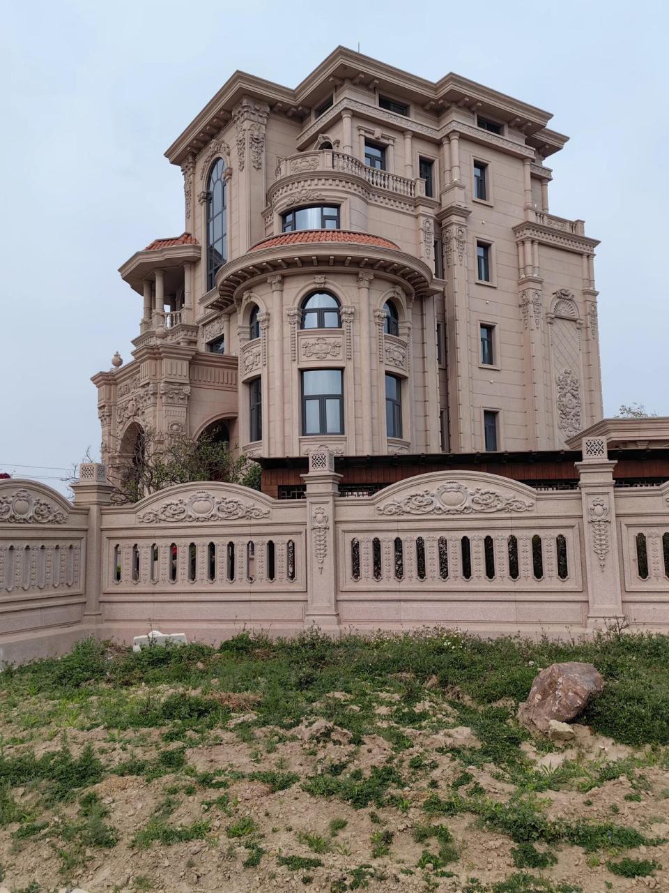 网友说那边不豪华的,要去莆田市荔城区北高镇看豪华别墅,于是补拍了北