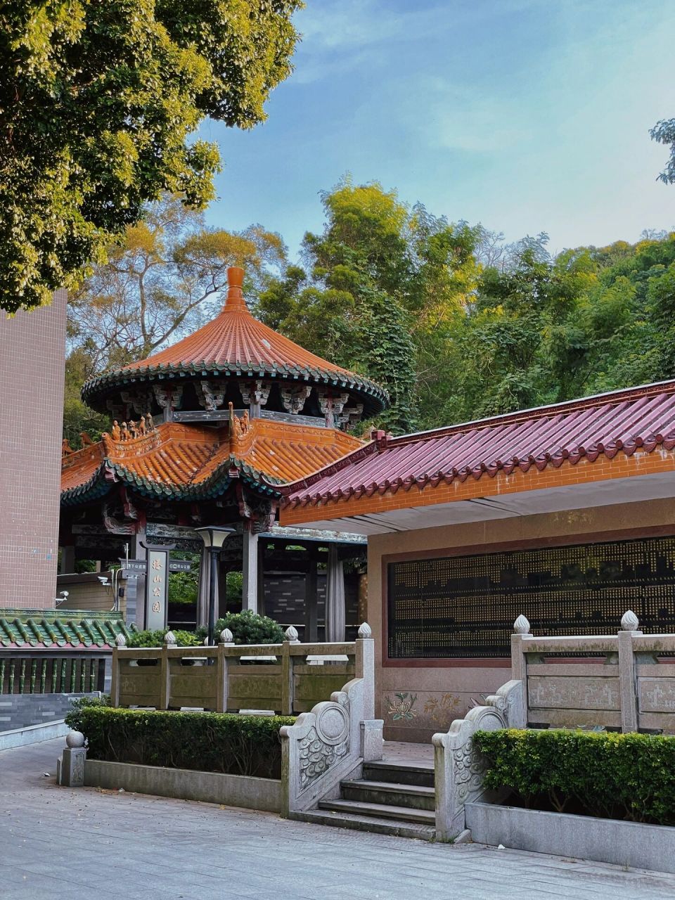 汕头峡山风景区:塔山凤泉岩   此刻心情:风很凉爽·心很平静 搭配一杯