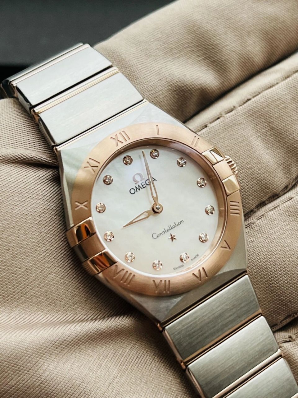 欧米茄星座系列石英女表 欧米茄星座系列石英女表 辨识度:非常高