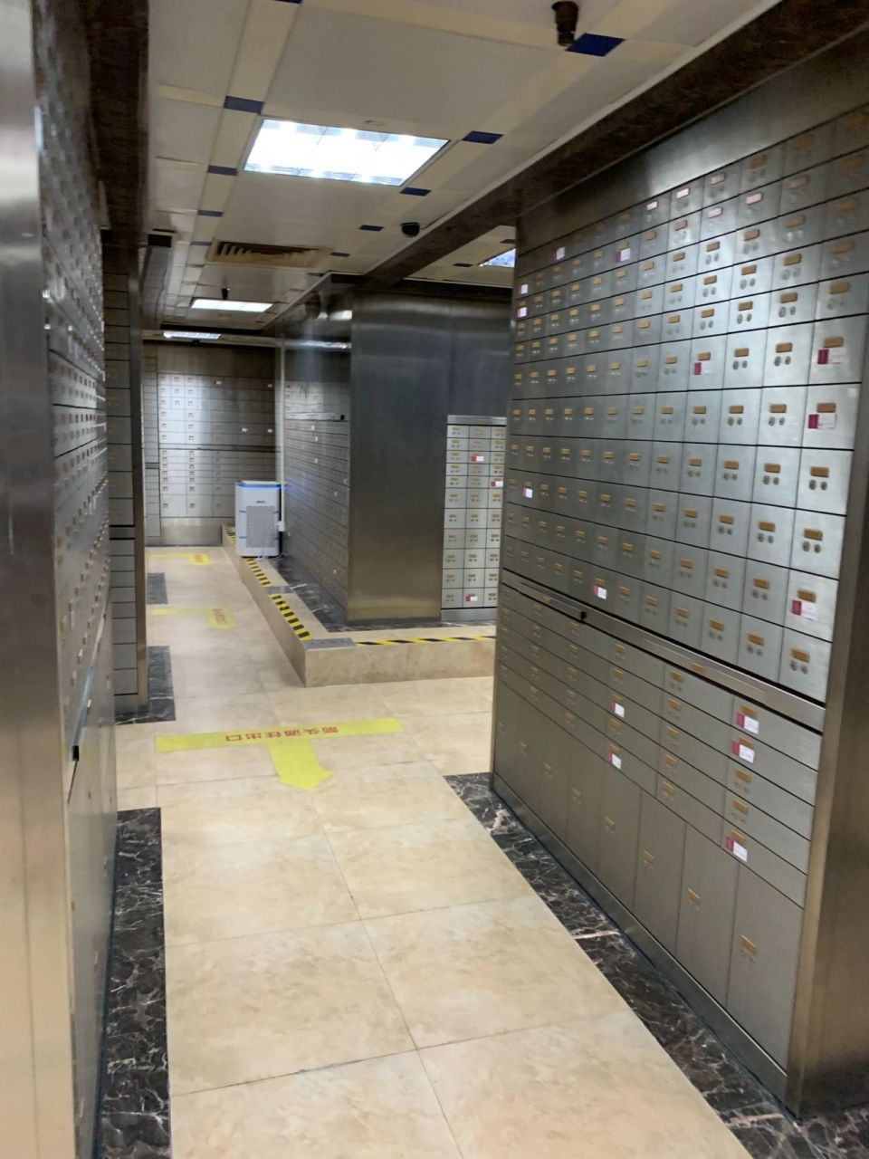 教你怎样找到性价比高的银行保险柜!