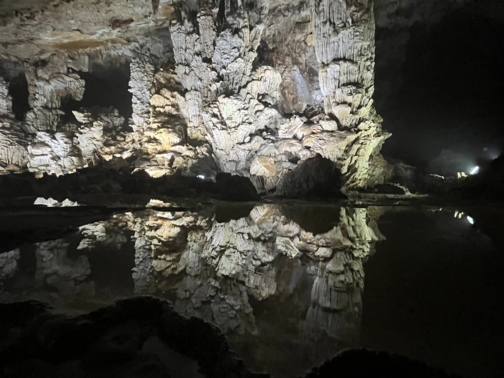 南宁周边游,武鸣的伊岭岩 从南宁开车大概一个小时,从安吉那边下去20