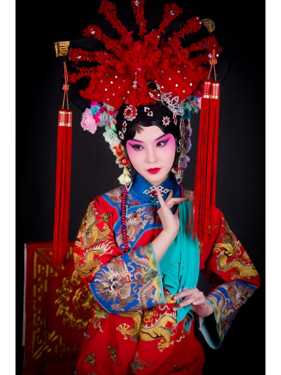 京剧《大登殿》代战公主剧照 大摇大摆上金殿 很喜欢的一位京剧人物