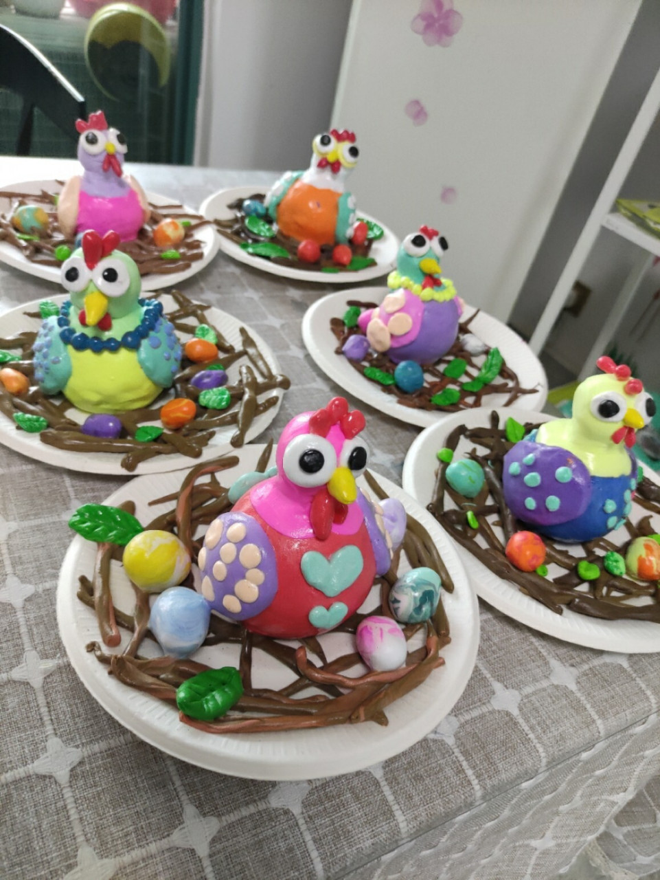 粘土手工 《母鸡下蛋》 中班 5-6岁作品.