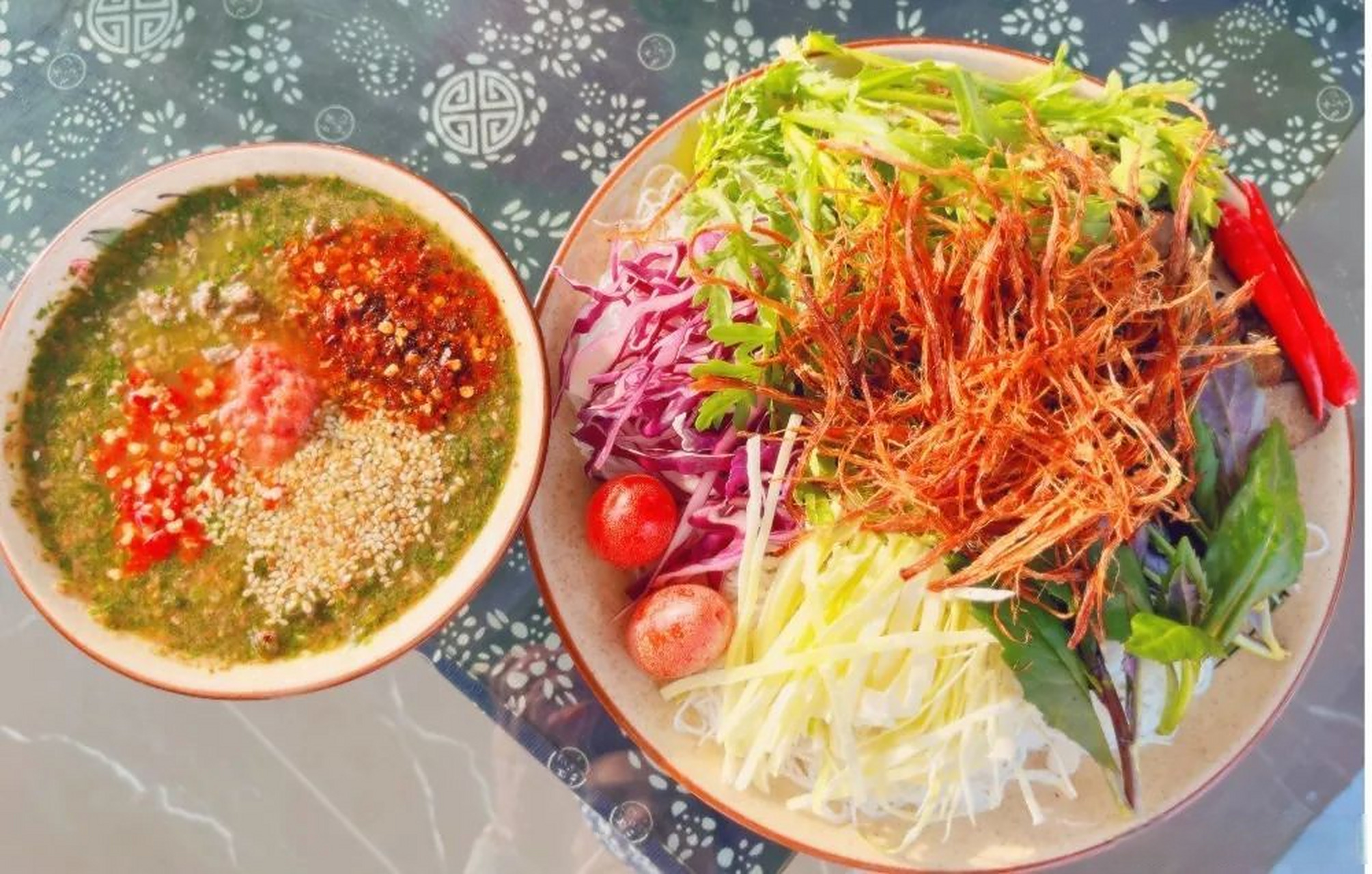 使用牛肉的就是牛撒撇,使用猪肉的就是猪肉撒撇.