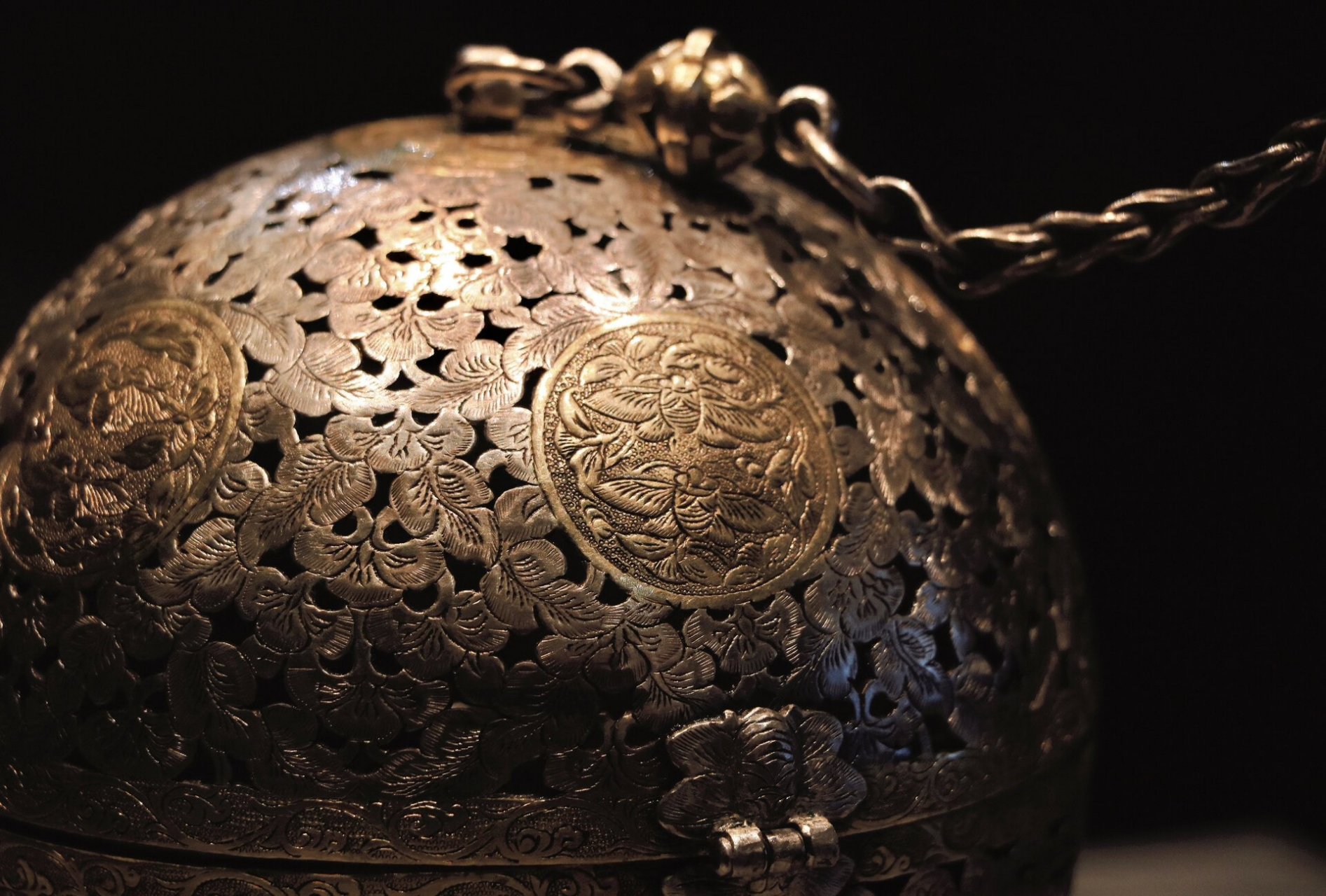 法门寺出土的唐代香囊 | 古人有多精致 "尘中生幻景 此间舞霓裳" 「唐